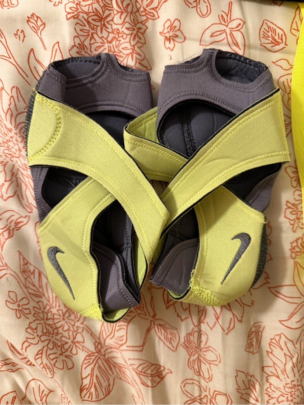 Nike Studio Air Wrap Yellow and Shoes and Ribbons RARE 2012 - Picture 4 of 12